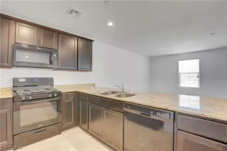 Photo #2: 2125117 Listing