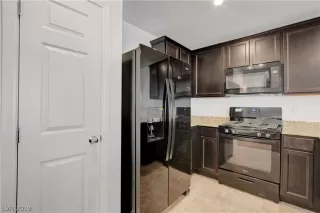 Photo #3: 2125117 Listing