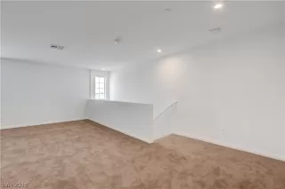 Photo #6: 2125117 Listing