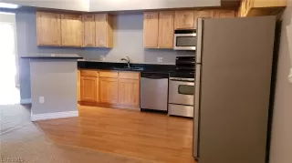 Photo #5: 2125165 Listing