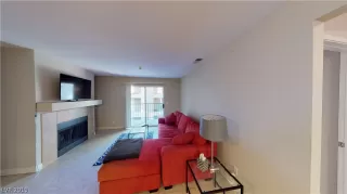 Photo #1: 2125199 Listing