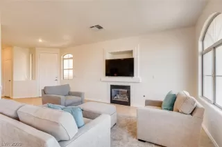 Photo #2: 2125215 Listing