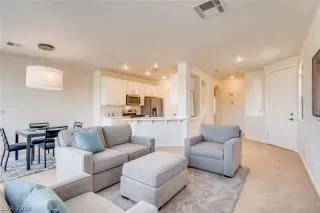 Photo #3: 2125215 Listing