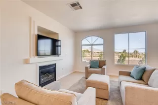 Photo #4: 2125215 Listing