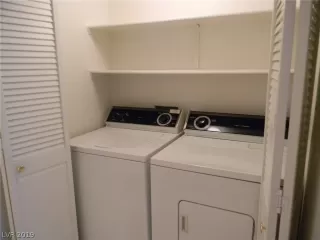 Photo #6: 2125241 Listing