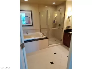 Photo #4: 2125242 Listing 