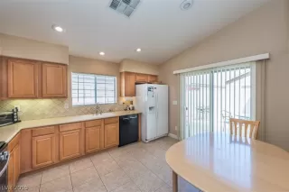 Photo #6: 2125254 Listing