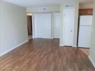 Photo #2: 2125255 Listing