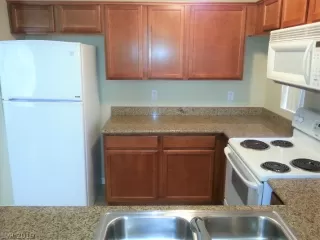 Photo #5: 2125255 Listing