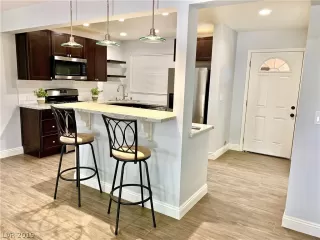 Photo #6: 2125260 Listing 