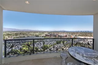 Photo #5: 2125347 Listing