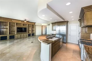 Photo #6: 2125347 Listing