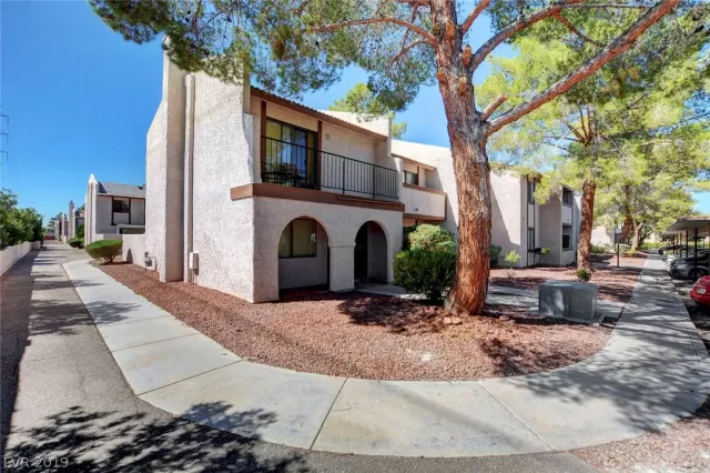 MLS: 2125372 Condo For Sale