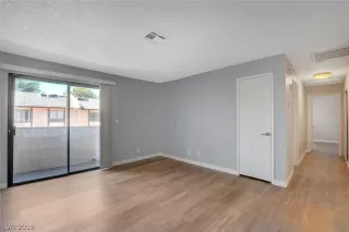 Photo #5: 2125372 Listing