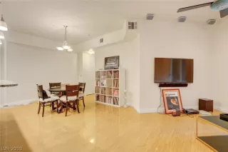 Photo #3: 2125434 Listing 