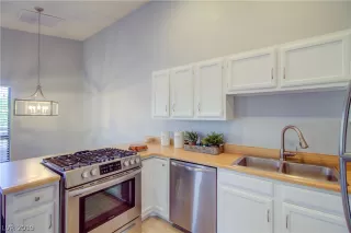 Photo #2: 2125436 Listing 