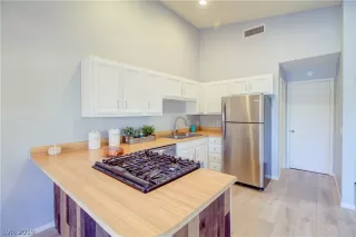 Photo #3: 2125436 Listing 