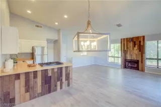 Photo #5: 2125436 Listing 