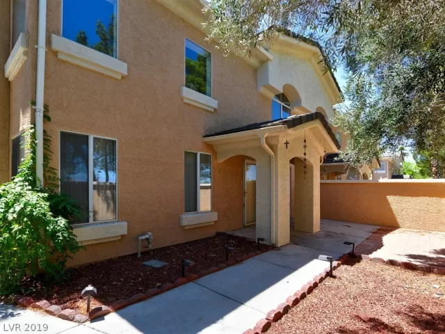 MLS: 2125446 Condo For Sale