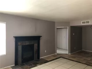 Photo #3: 2125476 Listing 