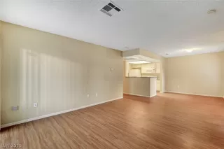 Photo #4: 2125535 Listing