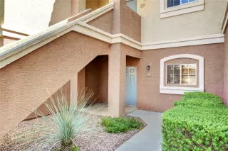 Photo #1: 2125625 Listing