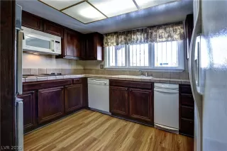 Photo #4: 2125636 Listing 