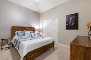 Photo #3: 2125691 Listing