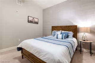 Photo #5: 2125691 Listing