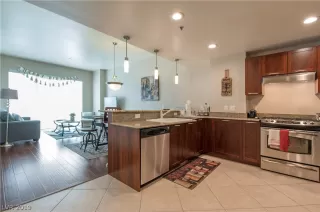 Photo #6: 2125691 Listing