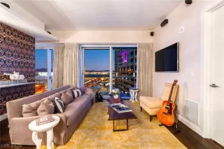 Photo #5: 2125741 Listing 