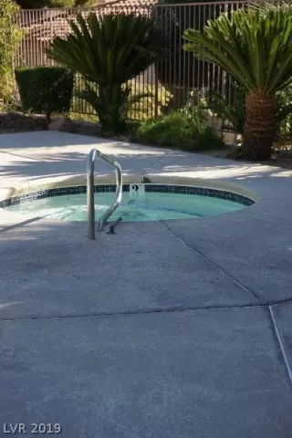 Photo #4: 2125797 Listing 