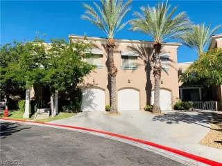 Photo #1: 2125841 Listing