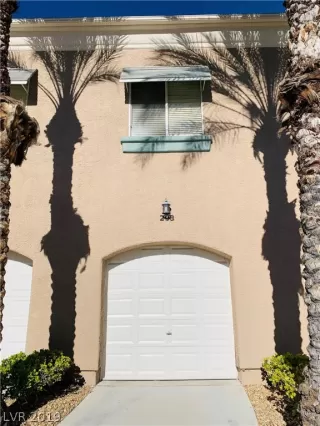 Photo #2: 2125841 Listing