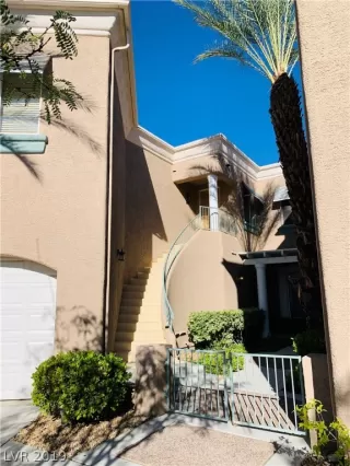 Photo #3: 2125841 Listing