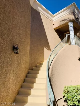 Photo #4: 2125841 Listing