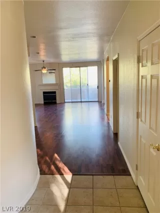 Photo #6: 2125841 Listing