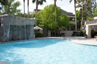 Photo #2: 2125849 Listing