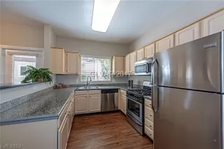 Photo #5: 2125849 Listing