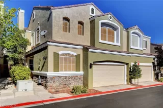 Photo #2: 2125868 Listing