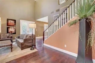 Photo #4: 2125868 Listing