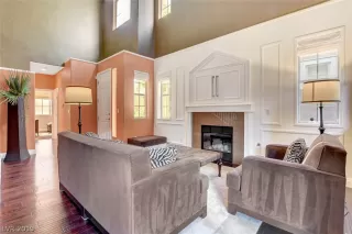 Photo #6: 2125868 Listing