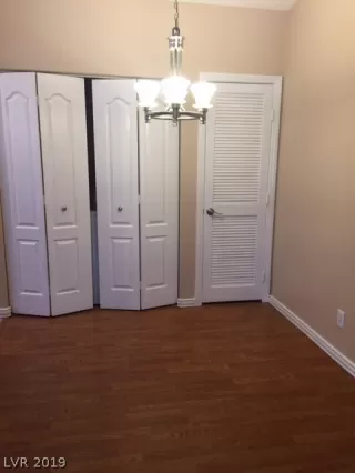 Photo #4: 2125879 Listing 