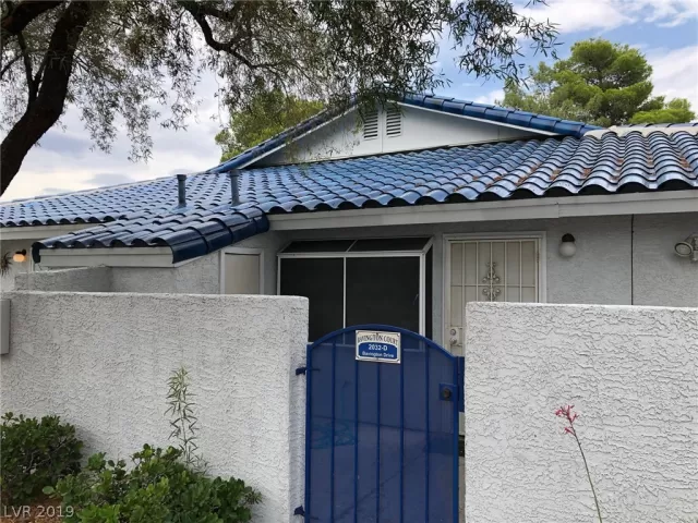 MLS: 2125913 Condo For Sale