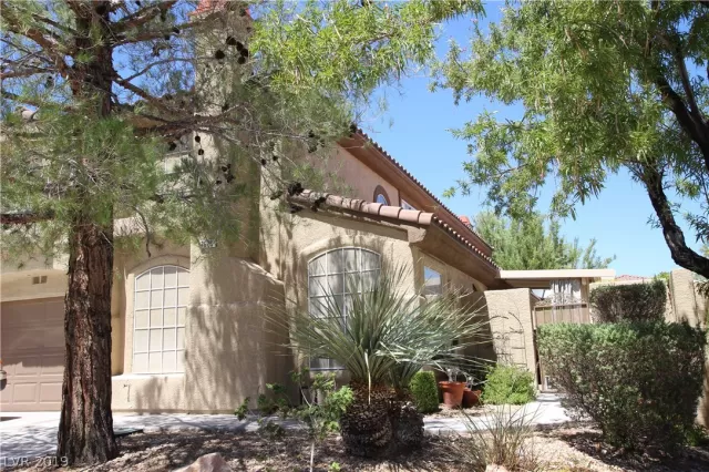 MLS: 2125961 Condo For Sale