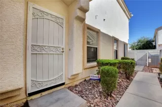 Photo #1: 2126018 Listing 