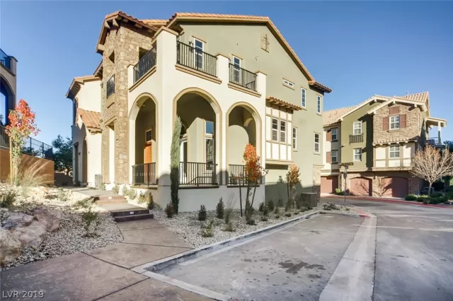 MLS: 2126038 Condo For Sale