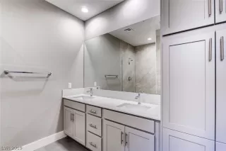 Photo #6: 2126038 Listing 