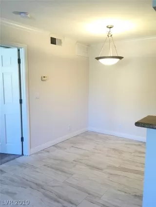 Photo #4: 2126062 Listing 