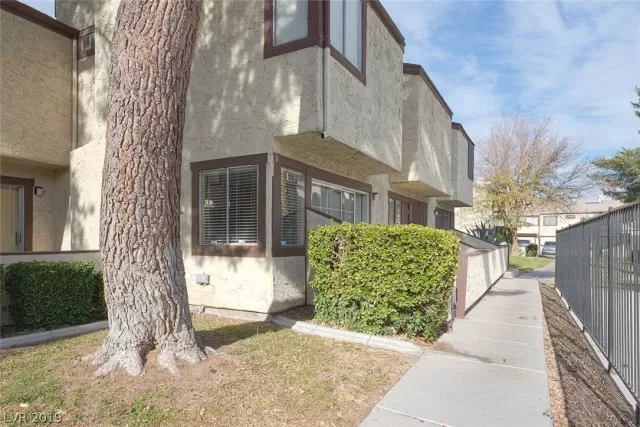 MLS: 2126096 Condo For Sale